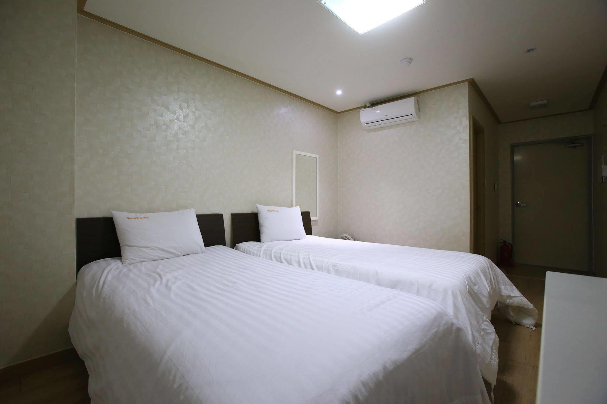 Orange Tree Hotel Jeju Extérieur photo